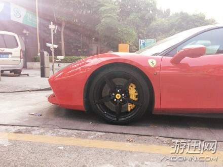 LOL主播聪全蛋微博送法拉利 粉丝收到后却气