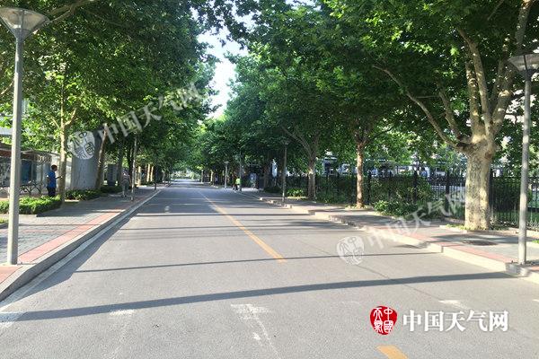 今天北京高温 加码 飙至38℃ 周末弱冷空气来 