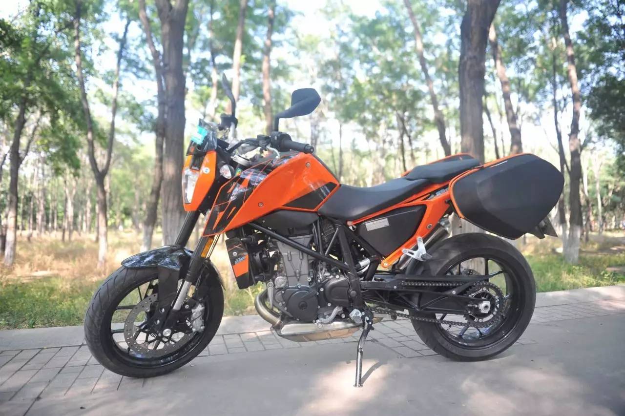 让人欲罢不能的KTM 690 DUKE