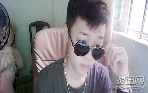 LOL主播聪全蛋微博送法拉利 粉丝收到后却气