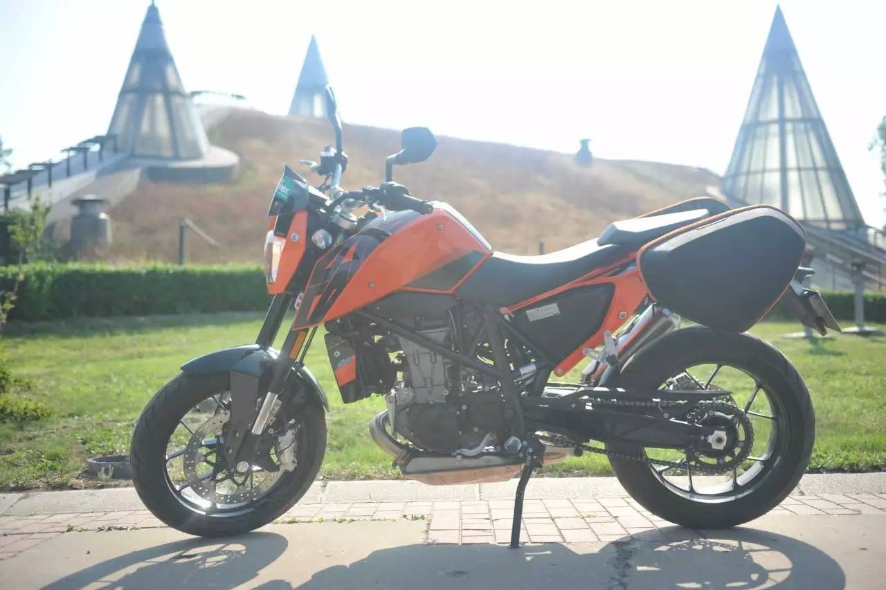 让人欲罢不能的KTM 690 DUKE