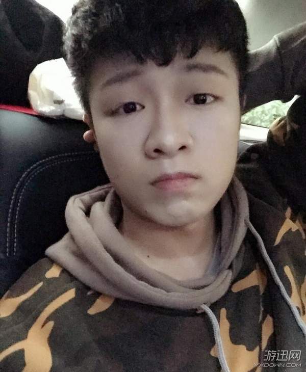 LOL主播聪全蛋微博送法拉利 粉丝收到后却气