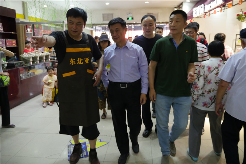 市商务局在东北亚生鲜超市首次进行肉菜流通追