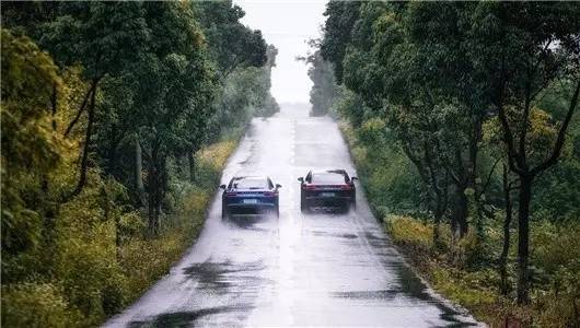 脱离中规中矩低级趣味的D级豪华车,除了Ta还有谁?