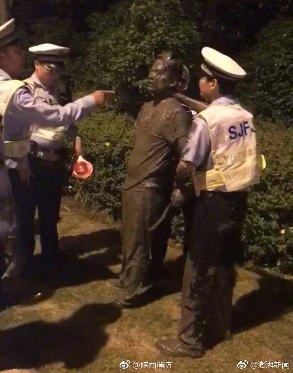 妹子这么开车,肯定是