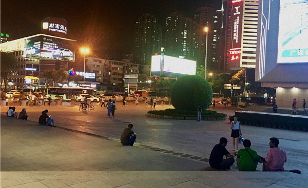 华强北折叠:学手机维修行业衰退 学费数千上万