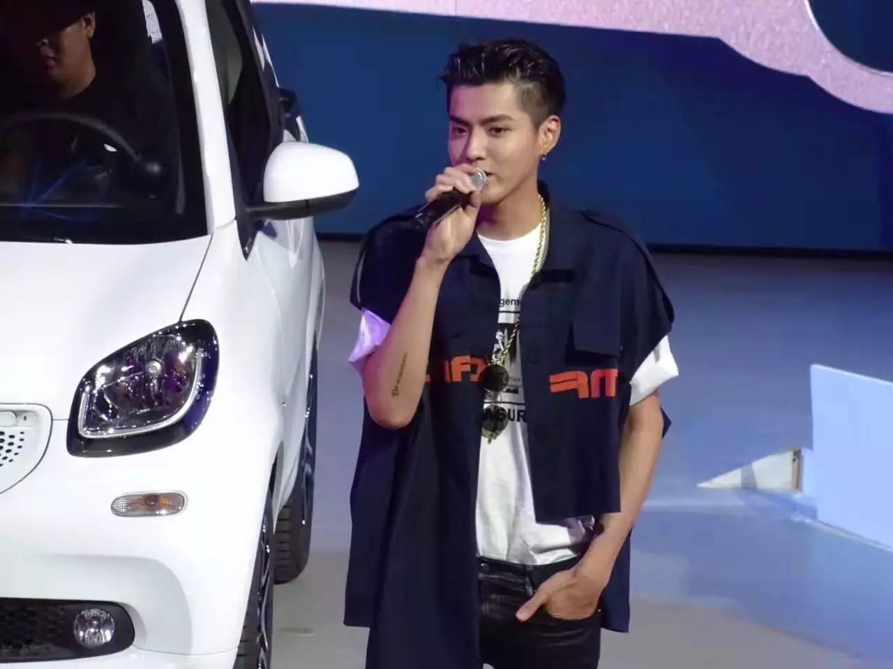 15万元的豪车,装配高级音响,开上它找车位都轻松?