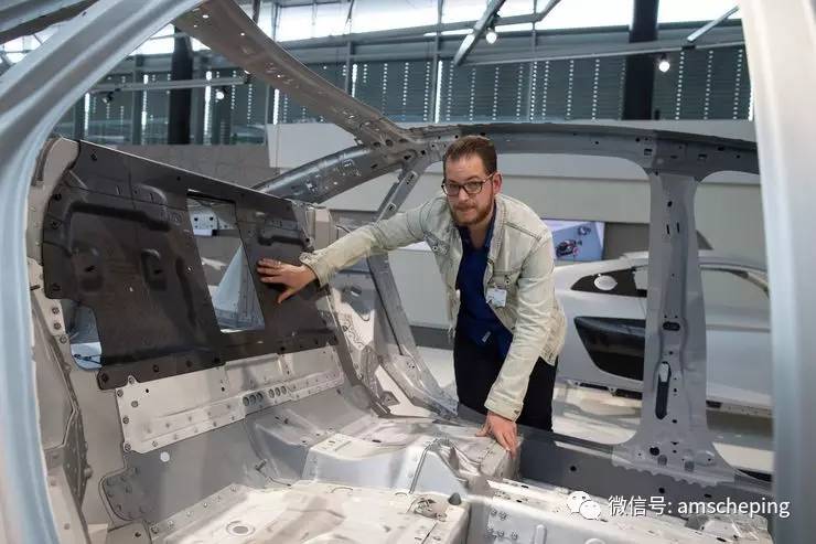 不是技术宅勿点!视频讲述全新A8车身构架