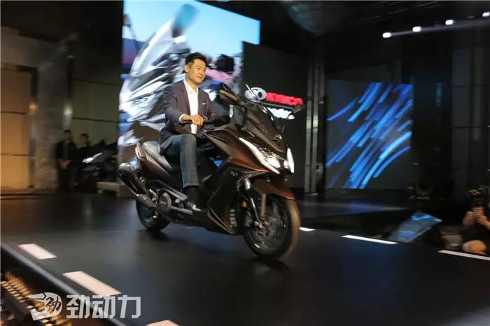 能联网的AK?光阳智联网摩托AK550上市发布!