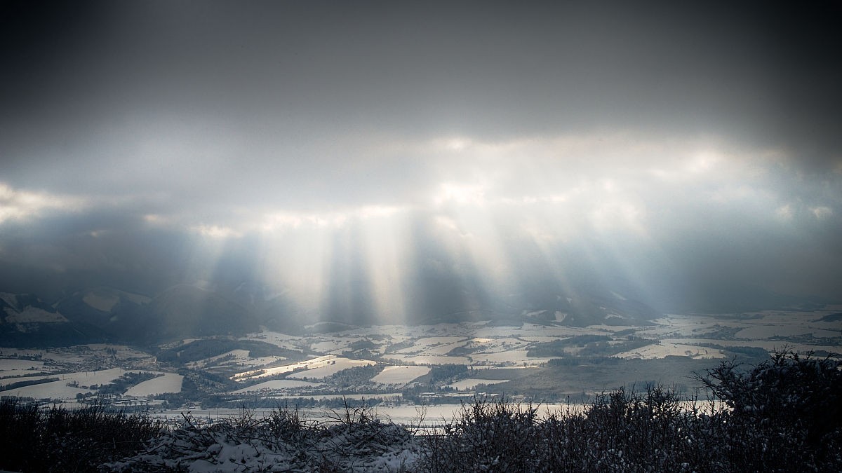 夜读 | 夏至:东边日出西边雨 道是无晴却有晴|夏