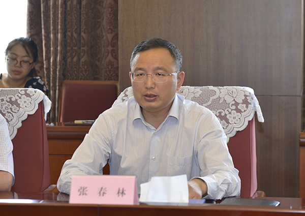 国务院扶贫办主任刘永富会见新疆维吾尔自治区副主席张春林一行