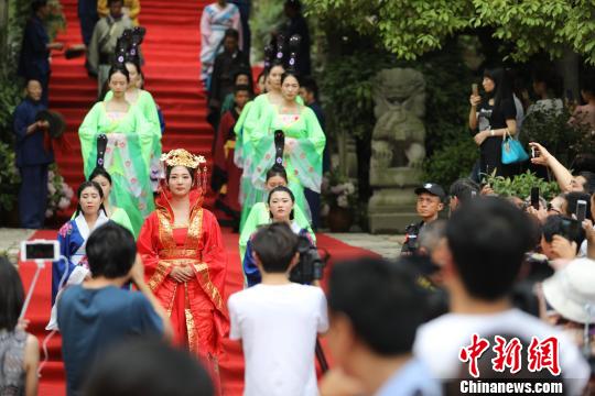 活动现场 蔡亮 摄
