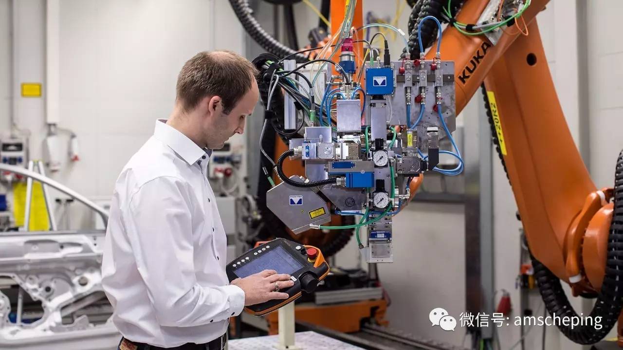 不是技术宅勿点!视频讲述全新A8车身构架