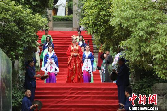 活动现场再现“昭君出塞” 蔡亮 摄