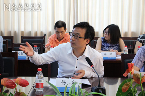 靳诺书记一行到法学院评估考察本科教学工作|