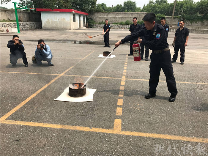 安全课堂 开讲啦!居民走进企业学知识|中国石化