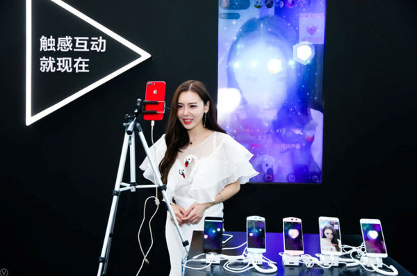 NOW直播狂砸20亿 给主播一个火起来的机会|主