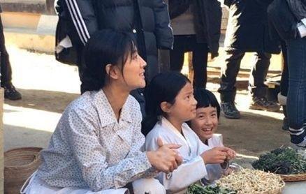 沈银河：韩国最有气质女星嫁入豪门12年，表面幸福却因压力服药送院