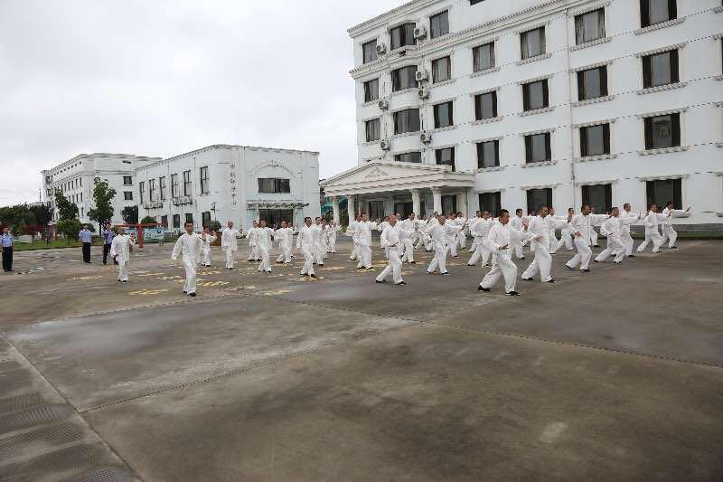 禁毒│曾立功的缉毒警沦为吸毒者,摆脱毒瘾他