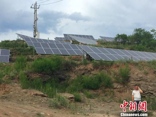 河北承德: 绿色光伏 暖民心 百姓坐在炕头数现金