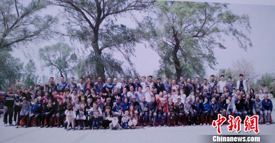 沈阳建锡伯族特色古镇 村民走红地毯参与共建