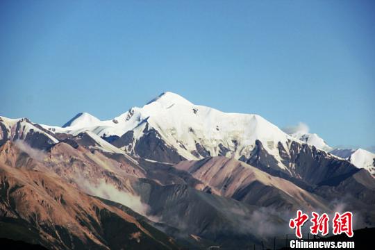 阿尼玛卿雪山。(资料图)玛沁县委宣传部
