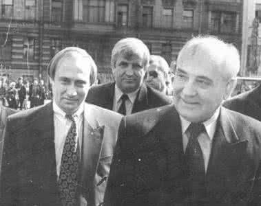 早前生涯为何会成为一名克格勃特工 普京现身