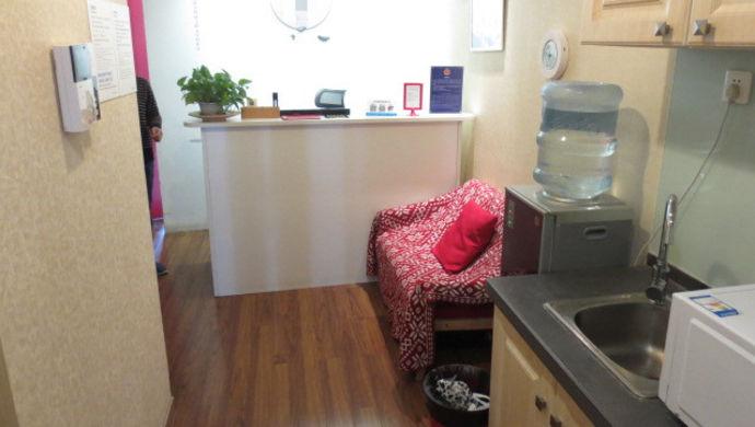 上海两名日租房房东被拘留:网络订房、民居商