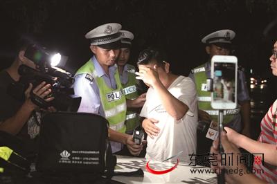 东莞交警开展“猎猫”零点行动 暴雨夜98人酒驾被查