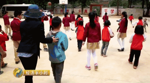 【震惊】这个贫困县太牛了,一个班本科上线率