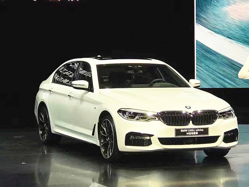 全新BMW 5系Li起步价44万，小号7系让E级和A6L颤抖！