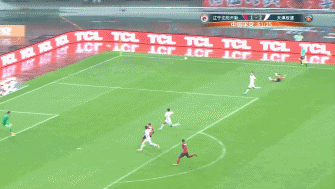 gif-浪费门前良机!乌贾左脚劲射打疵