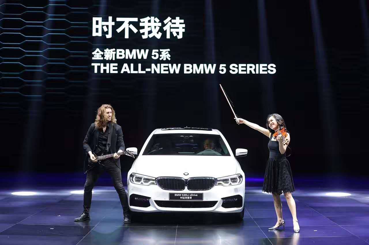 全新BMW 5系Li起步价44万，小号7系让E级和A6L颤抖！