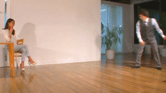 每日有趣gif图魔术师:你是来砸场子的吧!