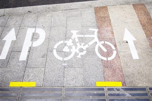 南宁重点道路禁投放共享单车 用户停放企业要