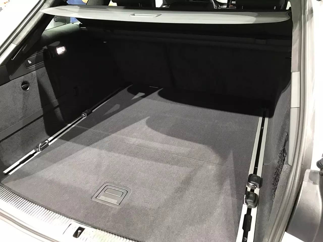 这款“买菜车”标价近50万,我为何不觉得贵?