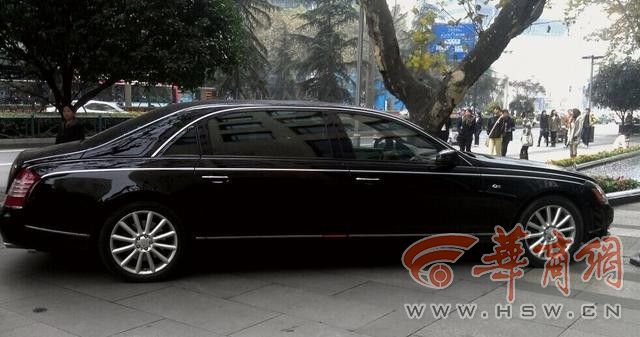 西安现马云同款豪车 挂黄牌车号99999引人注