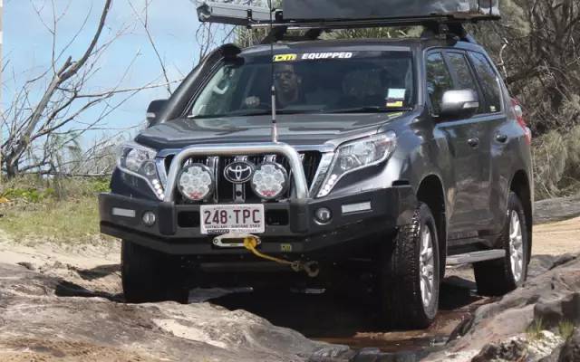 普拉多官图再次泄露,取消泪眼大灯会不会更