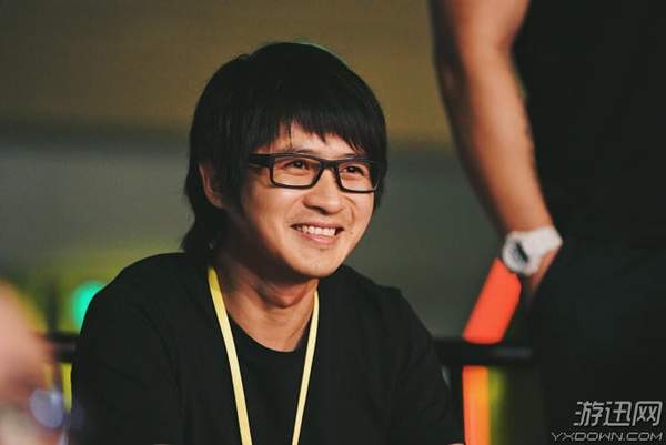 韩寒《守望先锋》战队比赛夺冠:现场观战,狂撒红包!_八卦趣闻_新浪游戏_新浪网