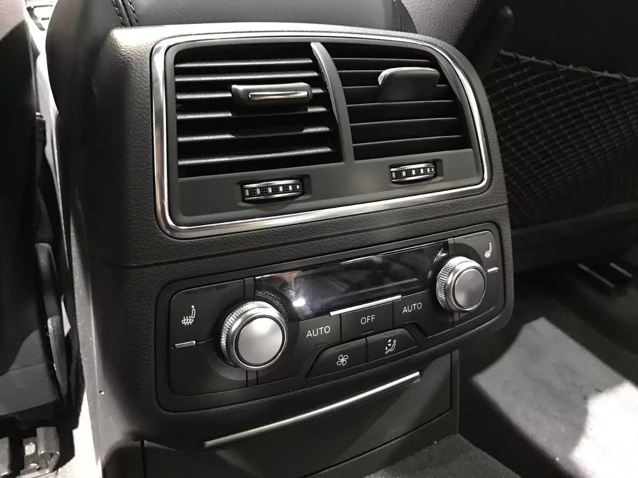 这款“买菜车”标价近50万,我为何不觉得贵?