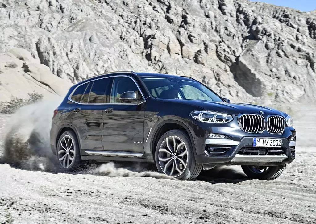 面对都将加长的宝马X3和奥迪Q5,你会选择?