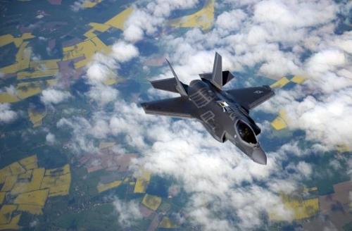 美国的F-35隐形战斗机集战斗、轰炸、侦察与预警能力于一身。