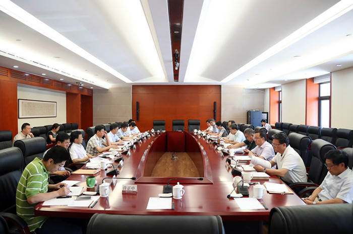 马建堂主持召开学院学位评定委员会第十一次会