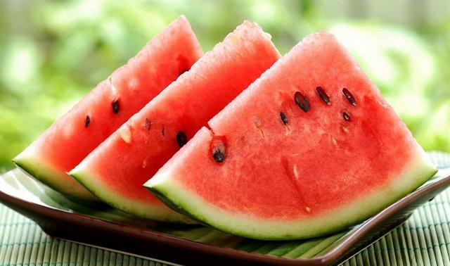 夏日饮食要清补 千万不要喝冷饮来消暑