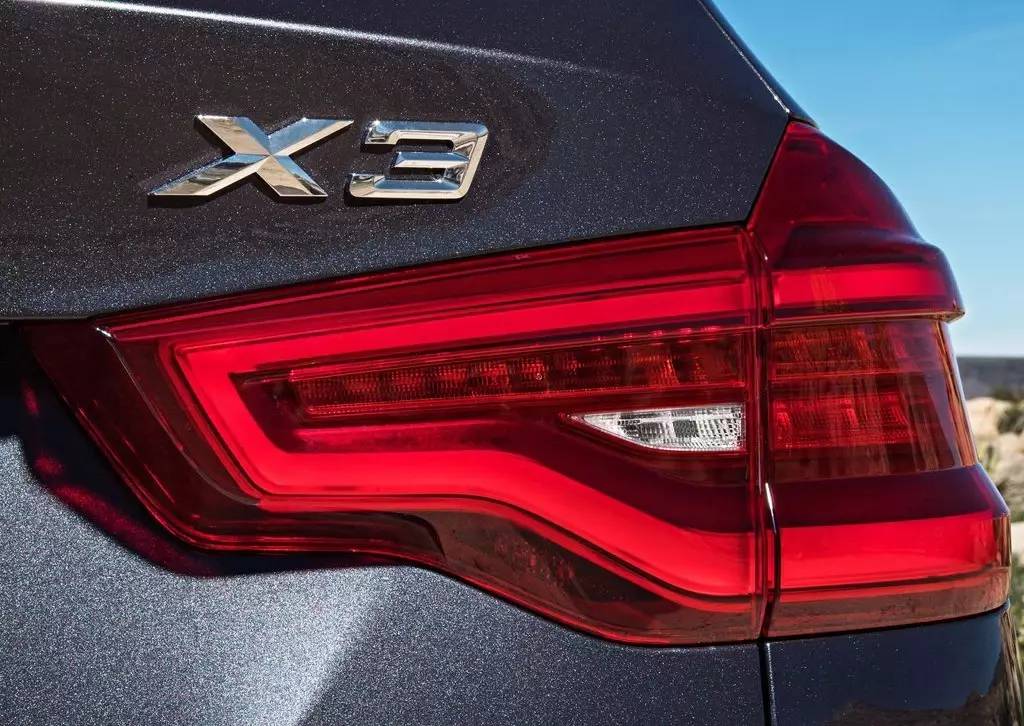 面对都将加长的宝马X3和奥迪Q5,你会选择?