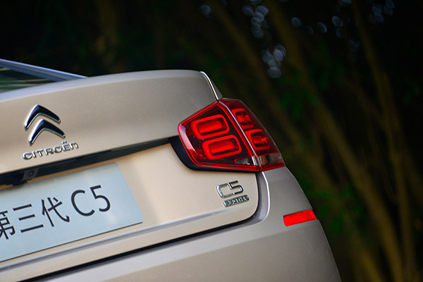 东风雪铁龙三招图破局，新C5能否从此硬气？