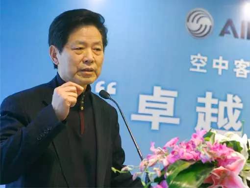 太抠了!开10万块吉利,吃60桶泡面,但却干成了