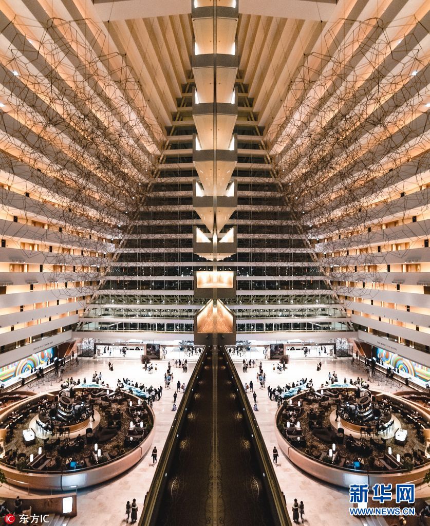 摄影师拍新加坡震撼城市风光 仿若科幻片中场