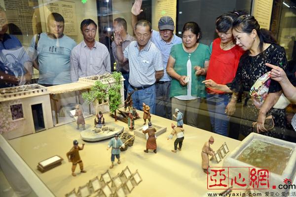 南片区两社区举办学习新疆传统文化·感受家