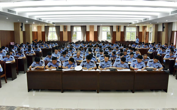 黔江区公安局举办庆祝建党96周年党建知识竞